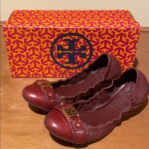 Tory Burch Ambrose flat in Bordeaux